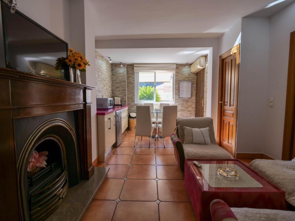 Apartamentos Turisticos Tronca Luxury Granada Luaran gambar