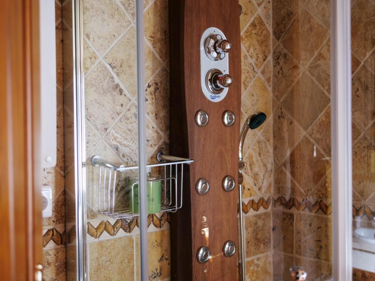 Apartamentos Turisticos Tronca Luxury Granada Luaran gambar