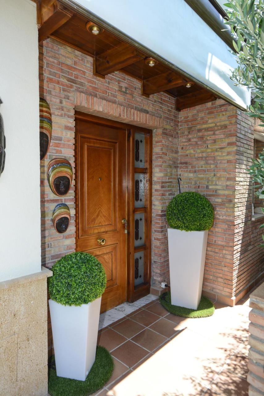Apartamentos Turisticos Tronca Luxury Granada Luaran gambar